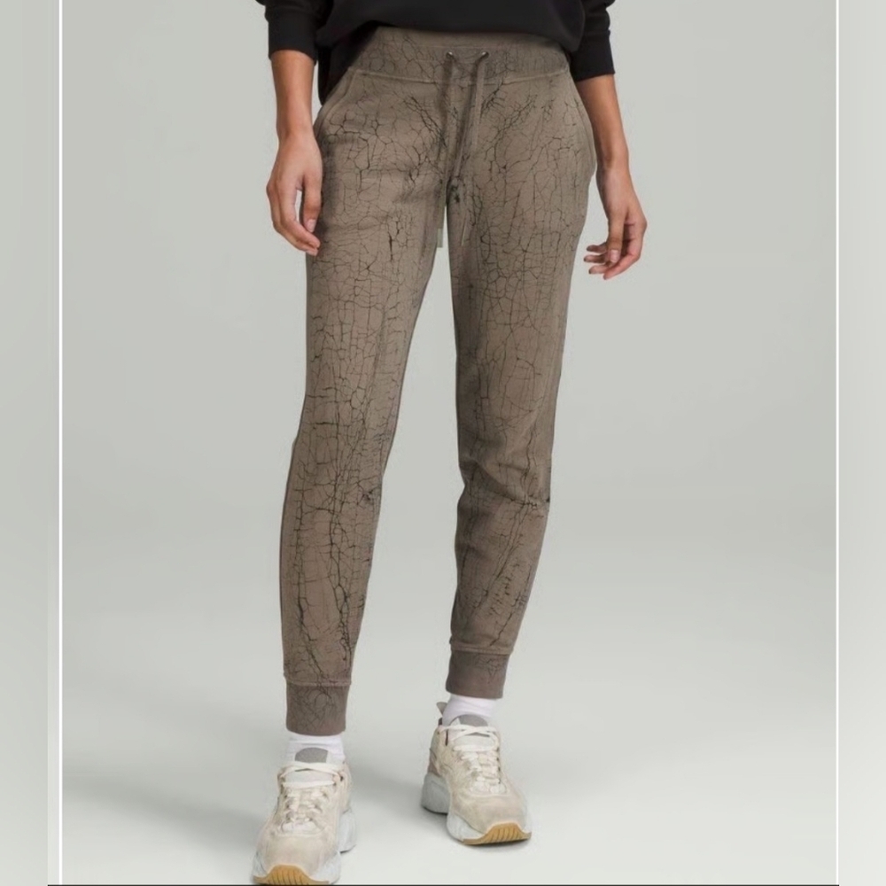 Lululemon Warm Down 7/8 Length Sweatpants Sand & Black Rover
